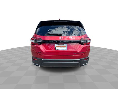 Used 2025 Honda Pilot Black Edition image 7