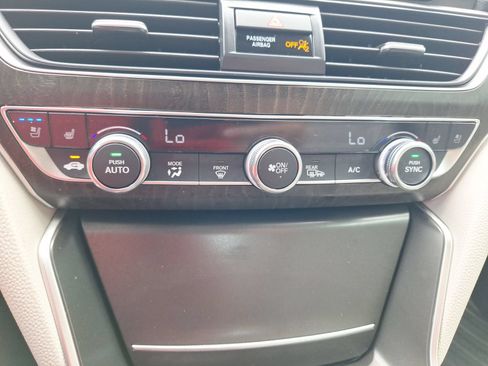 Used 2022 Honda Accord Touring image 28