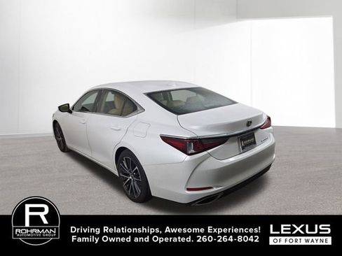 Used 2023 Lexus ES 350 w/ Premium Package image 11