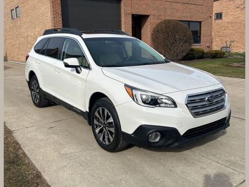 Used 2017 Subaru Outback 2.5i Limited image 1