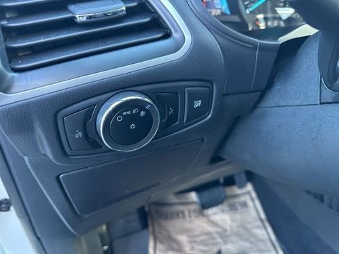 Used 2024 Ford Edge SE image 14