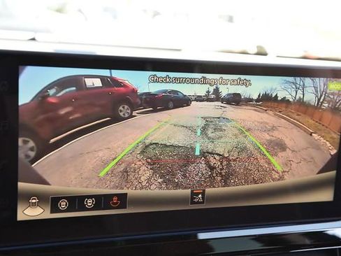 New 2026 Nissan Pathfinder Platinum image 16