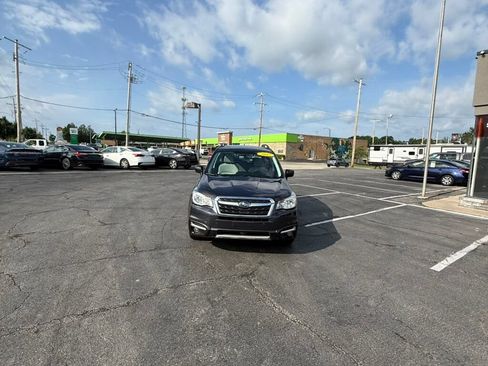 Used 2017 Subaru Forester 2.5i Premium AWD/4WD image 4
