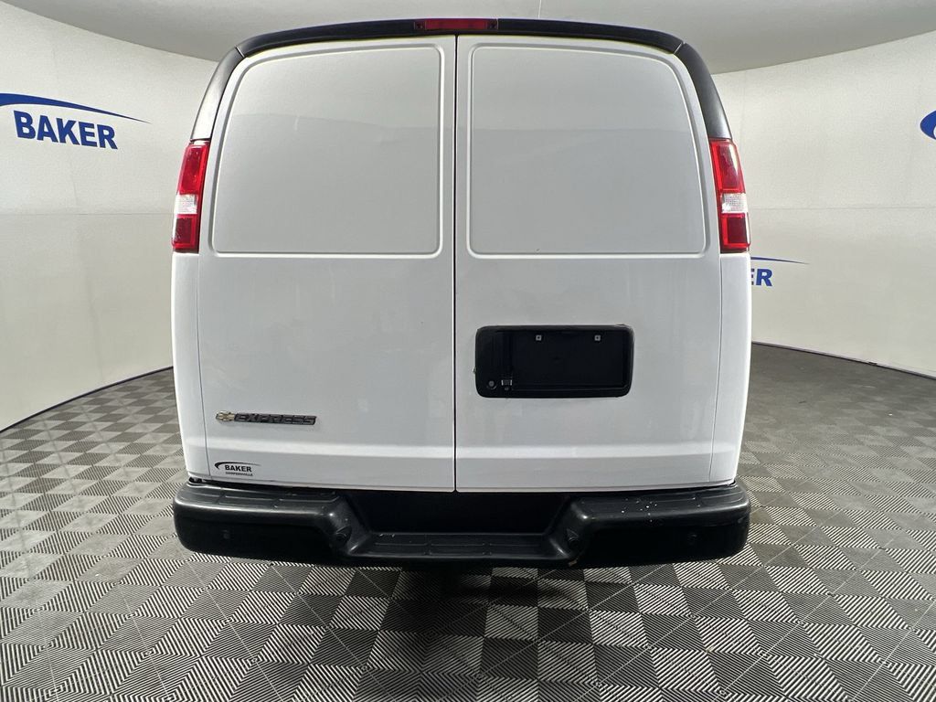 Used 2019 Chevrolet Express 2500 RWD image 7