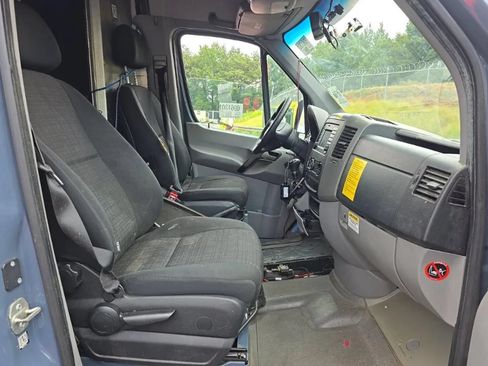Used 2018 Mercedes-Benz Sprinter 2500 image 7