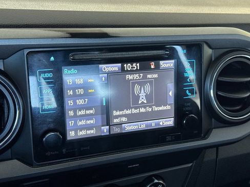 Used 2019 Toyota Tacoma TRD Sport w/ Technology Package RWD image 16