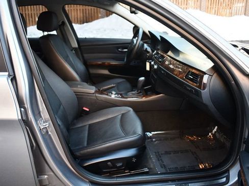 Used 2011 BMW 335i xDrive Sedan image 26