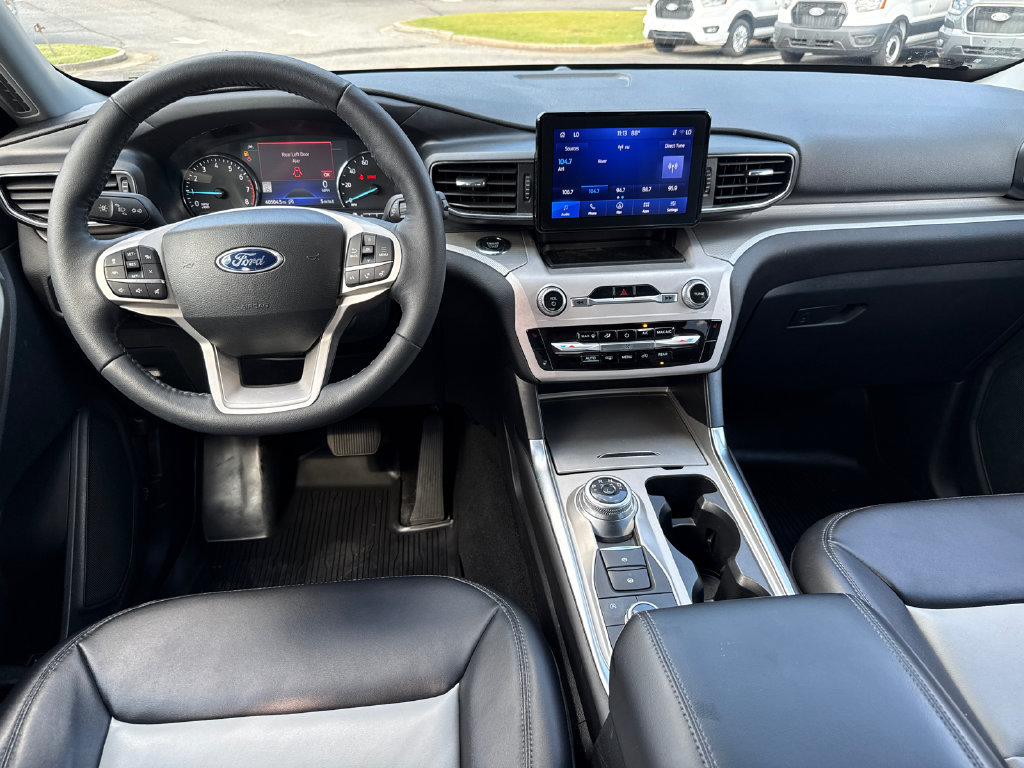 Used 2023 Ford Explorer XLT w/ Equipment Group 202A AWD/4WD image 25