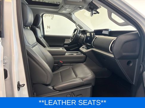 Certified 2025 Ford Expedition Active AWD/4WD image 9