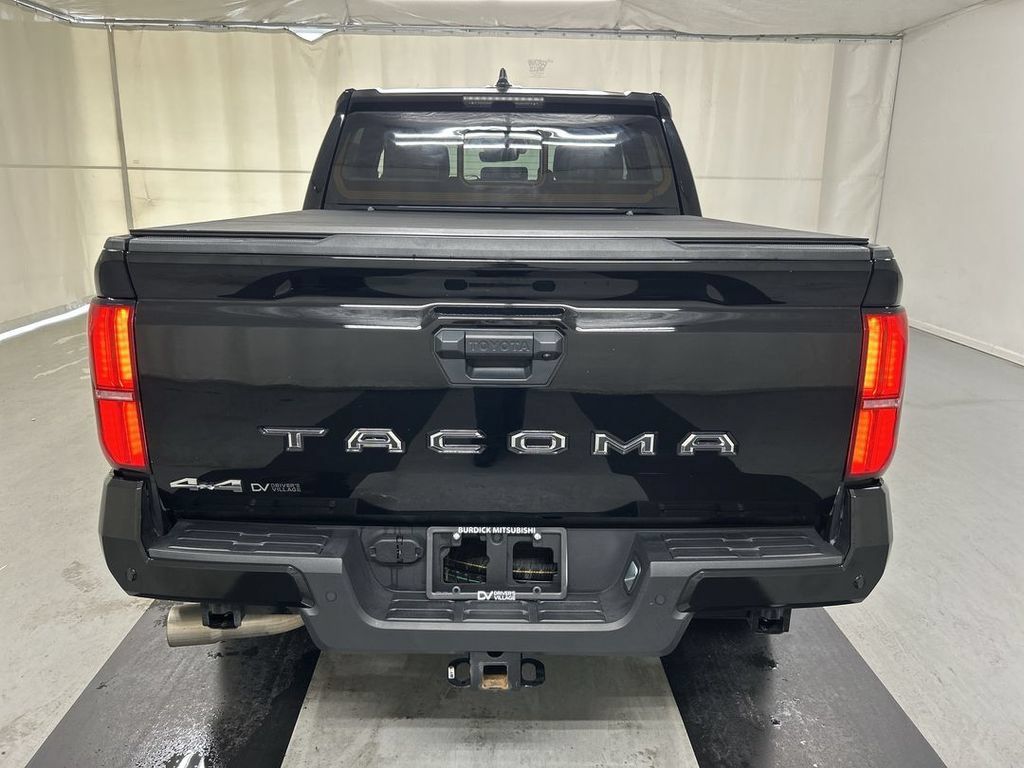 Used 2024 Toyota Tacoma SR5 AWD/4WD image 21