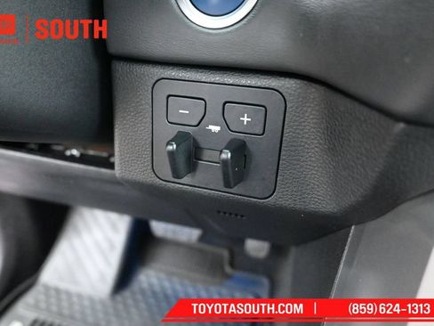 Used 2023 Toyota Sequoia Platinum AWD/4WD image 22