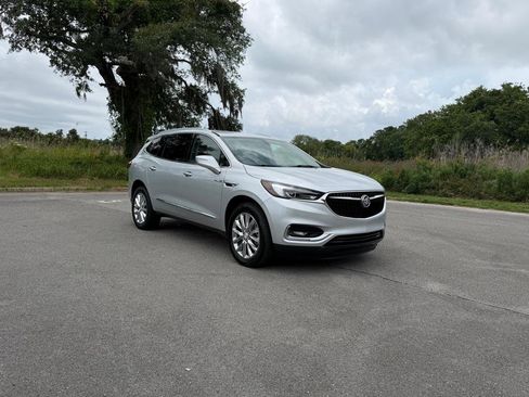 Used 2020 Buick Enclave Essence FWD image 7