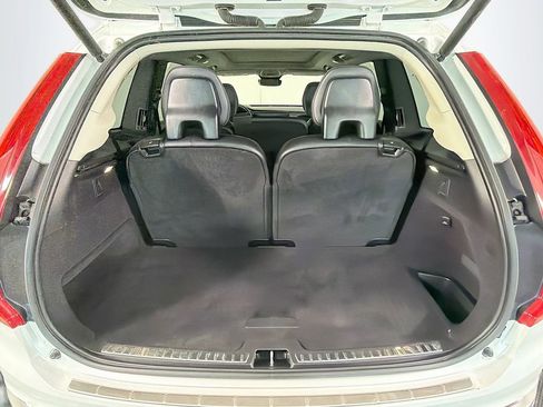 Used 2024 Volvo XC90 B5 Core w/ Protection Package Premier image 29
