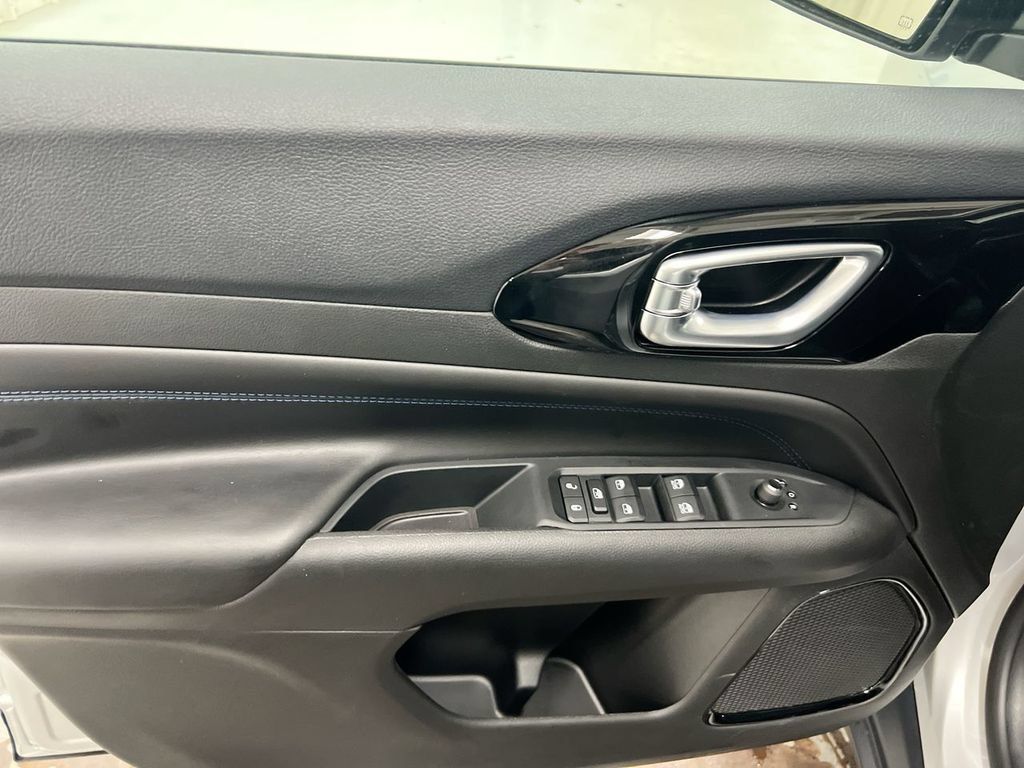 New 2026 Jeep Compass Latitude AWD/4WD image 19
