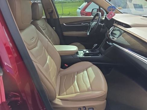 Used 2020 Cadillac XT6 Premium Luxury w/ Platinum Package FWD image 7