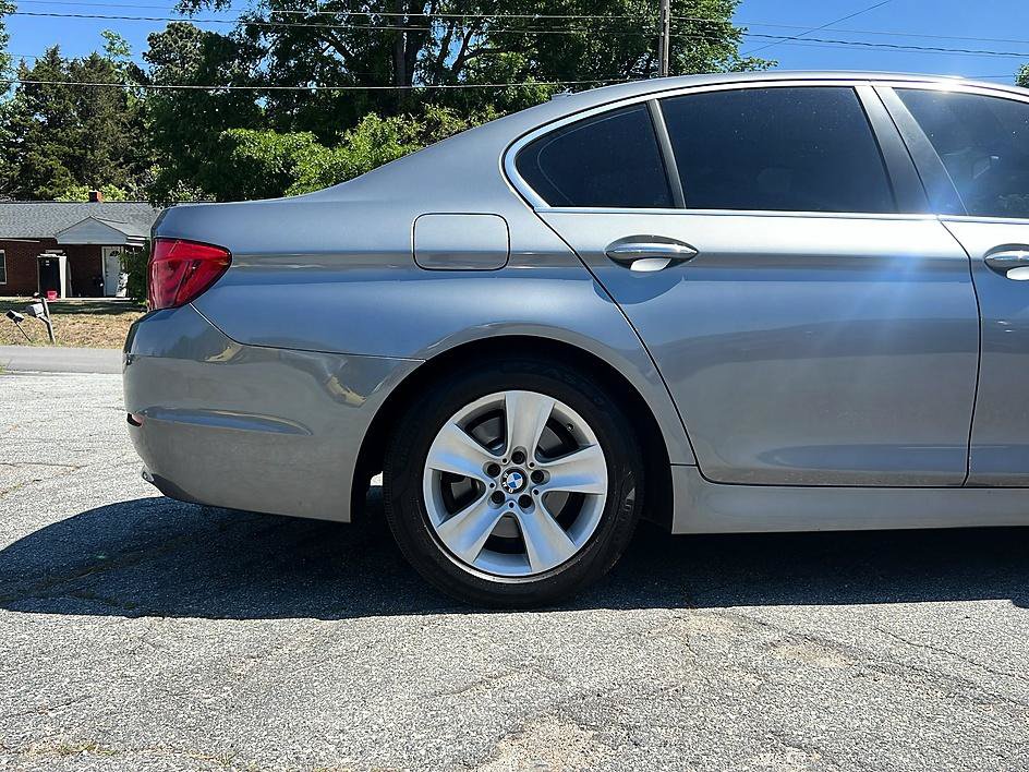 Used 2011 BMW 528i Sedan RWD image 19