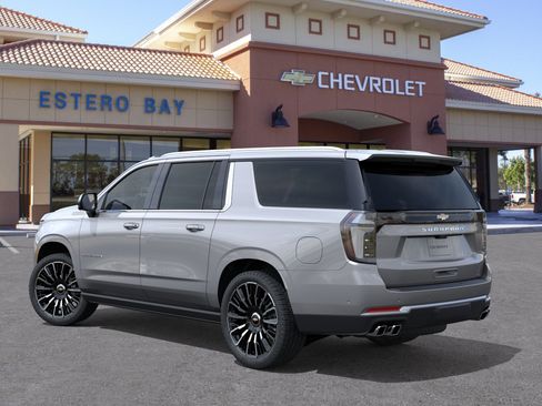 New 2026 Chevrolet Suburban High Country AWD/4WD image 3