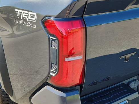Certified 2025 Toyota Tacoma TRD Off-Road AWD/4WD image 11