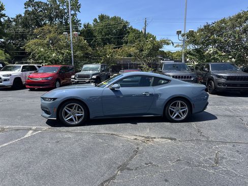 Used 2024 Ford Mustang Coupe RWD image 6