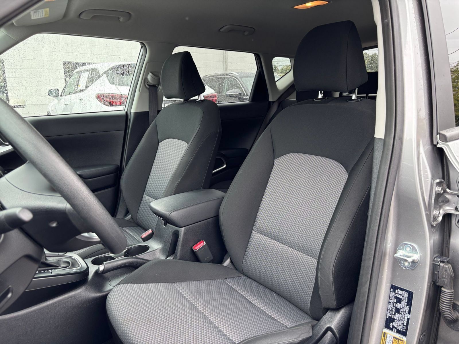 Used 2025 Kia Soul LX w/ LX Technology Package FWD image 33