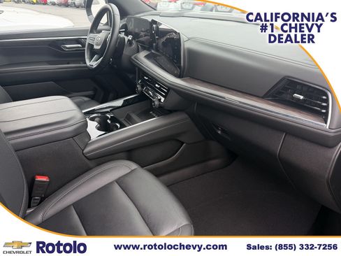 Used 2025 Chevrolet Suburban Z71 AWD/4WD image 7