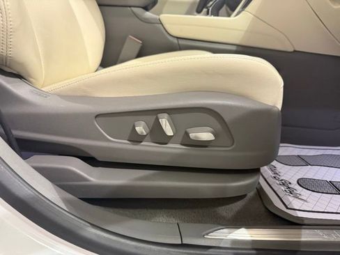 Used 2022 Cadillac XT5 Premium Luxury w/ LPO, Floor Liner Package image 31