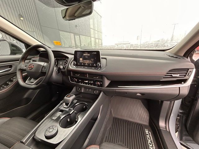 Used 2026 Nissan Rogue SV AWD/4WD image 30