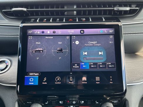 Used 2024 Jeep Grand Cherokee Limited w/ Luxury Tech Group II image 24