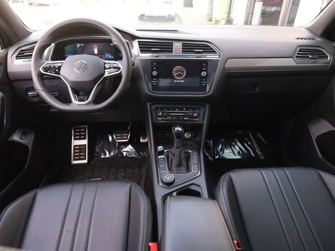 Used 2022 Volkswagen Tiguan SE R-Line image 22