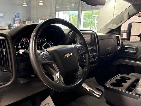 Used 2017 Chevrolet Silverado 1500 LT w/ Max Trailering Package AWD/4WD image 16