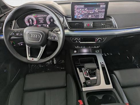Certified 2025 Audi Q5 2.0T Premium Plus image 18