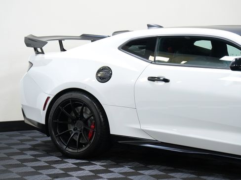 Used 2018 Chevrolet Camaro ZL1 RWD image 14