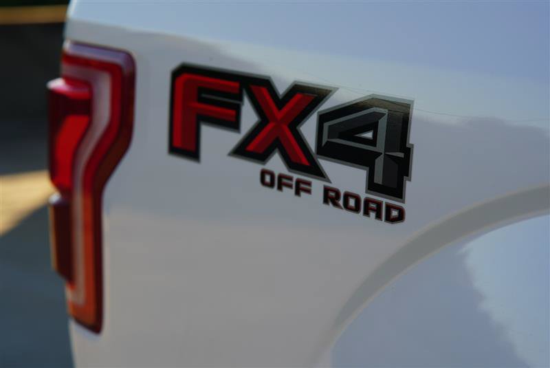 Used 2015 Ford F150 Platinum w/ Equipment Group 701A Luxury AWD/4WD image 33