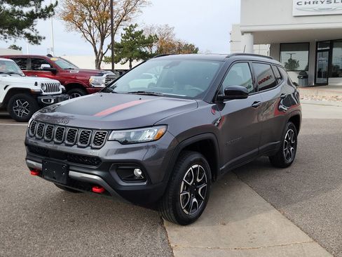 Certified 2024 Jeep Compass Trailhawk image 4