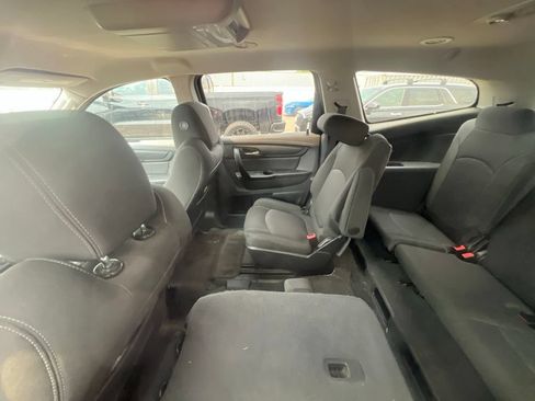 Used 2017 Chevrolet Traverse LT w/ Traveler's Package FWD image 20