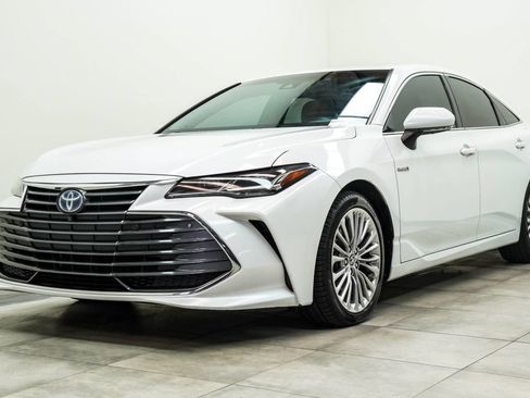 Used 2019 Toyota Avalon Limited w/ Advanced Safety Package FWD image 7