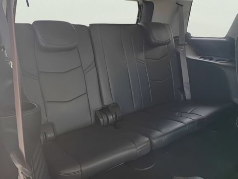 Used 2016 Cadillac Escalade Luxury AWD/4WD image 37