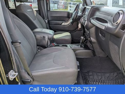 Used 2015 Jeep Wrangler Unlimited Rubicon w/ Dual Top Group AWD/4WD image 34