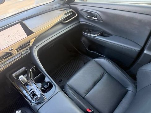 Used 2024 Toyota Crown Platinum AWD/4WD image 10