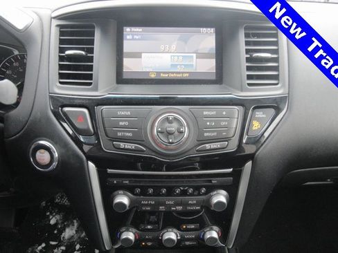 Used 2015 Nissan Pathfinder SV image 7