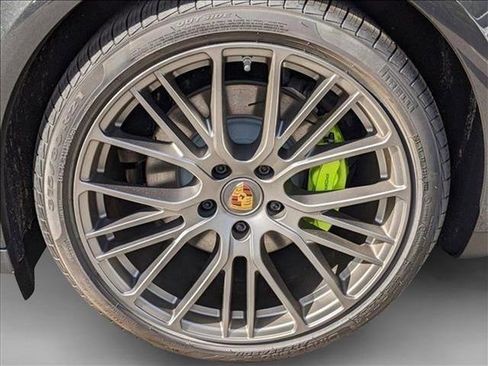 Used 2023 Porsche Panamera 4 Platinum Edition image 10