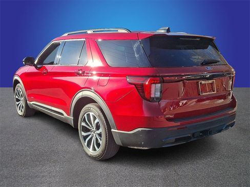Used 2025 Ford Explorer ST-Line image 6