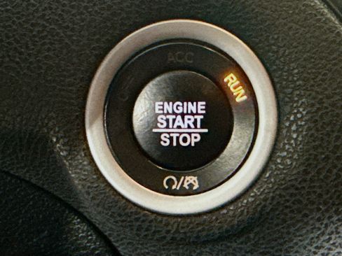 Used 2019 Chrysler 300 S RWD image 21
