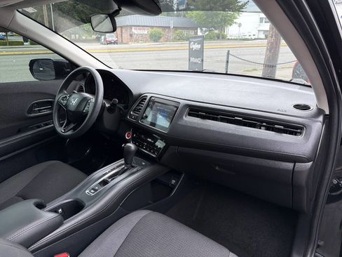 Used 2019 Honda HR-V EX image 18