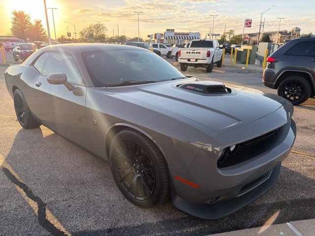Used 2017 Dodge Challenger R/T Scat Pack RWD image 2