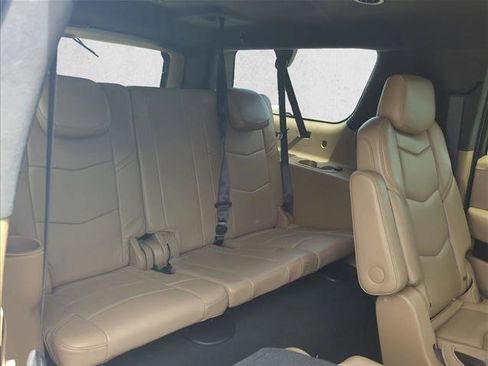 Used 2020 Cadillac Escalade ESV Platinum AWD/4WD image 18