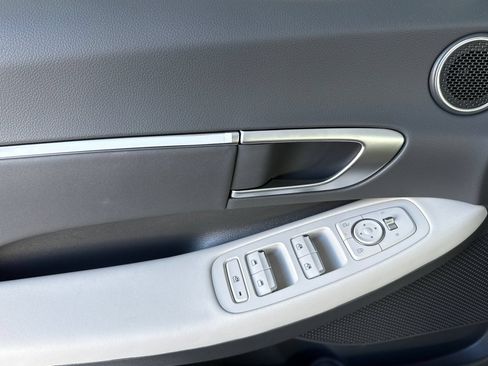 Used 2026 Hyundai Sonata SEL FWD image 14