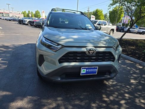 Used 2022 Toyota RAV4 XLE w/ Convenience Package AWD/4WD image 9