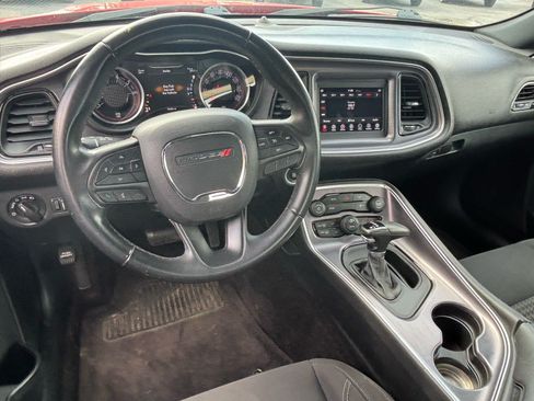 Used 2018 Dodge Challenger SXT RWD image 10