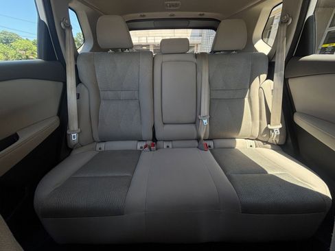 Used 2025 Nissan Rogue SV AWD/4WD image 39